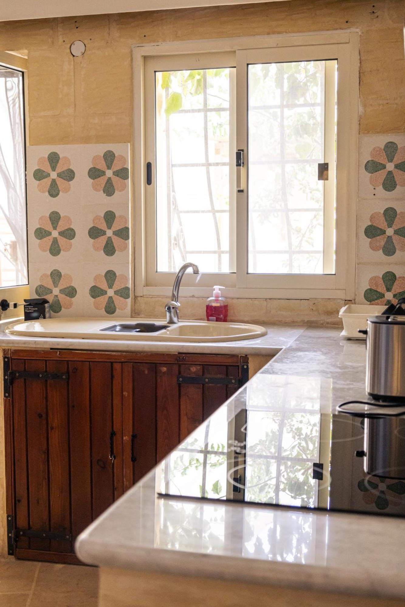 Tranquil 2-bedroom Escape * In-Nadur